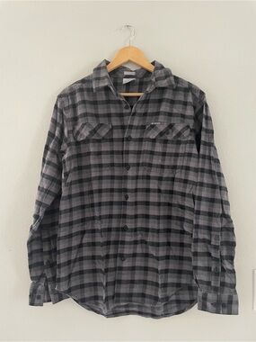 Mens Columbia Gray & Black Plaid Button-Up Shirt